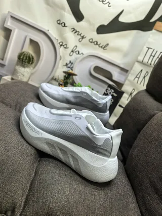 Adidas White Gray Sculpted Monolithic Midsole Engineered Knit Upper Running Shoes 17
