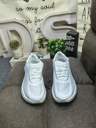 Adidas White Gray Sculpted Monolithic Midsole Engineered Knit Upper Running Shoes 20