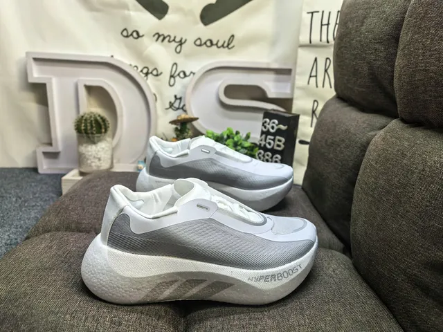 Adidas White Gray Sculpted Monolithic Midsole Engineered Knit Upper Running Shoes 21