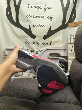 Adidas Blanc Rouge Matière Maille Conçue Supérieure Trois Rayures Marque Côté Chaussures De Course 4