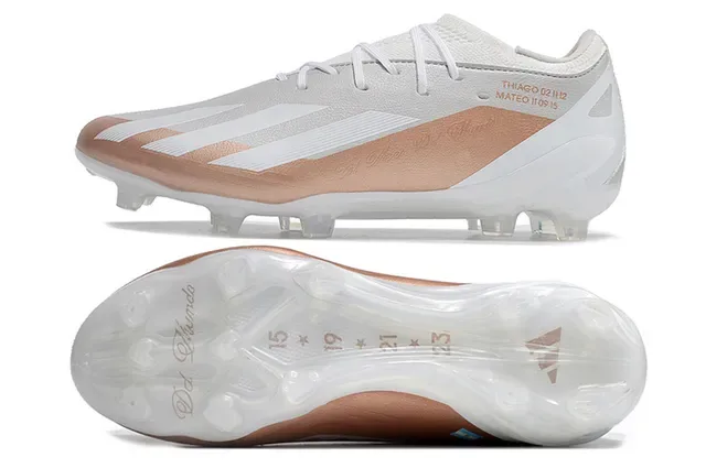 Adidas X 白金 低帮 合成革鞋面 金属玫瑰装饰面板 钉地足球鞋 6