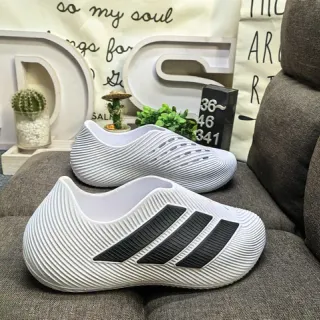 Adidas Yeezy Slide أبيض أسود سنيكرز lifestyle