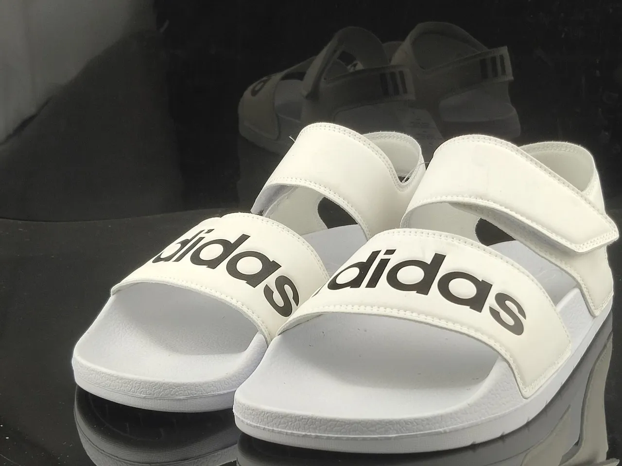 Adidas Yeezy Slide 白色休闲凉鞋 2