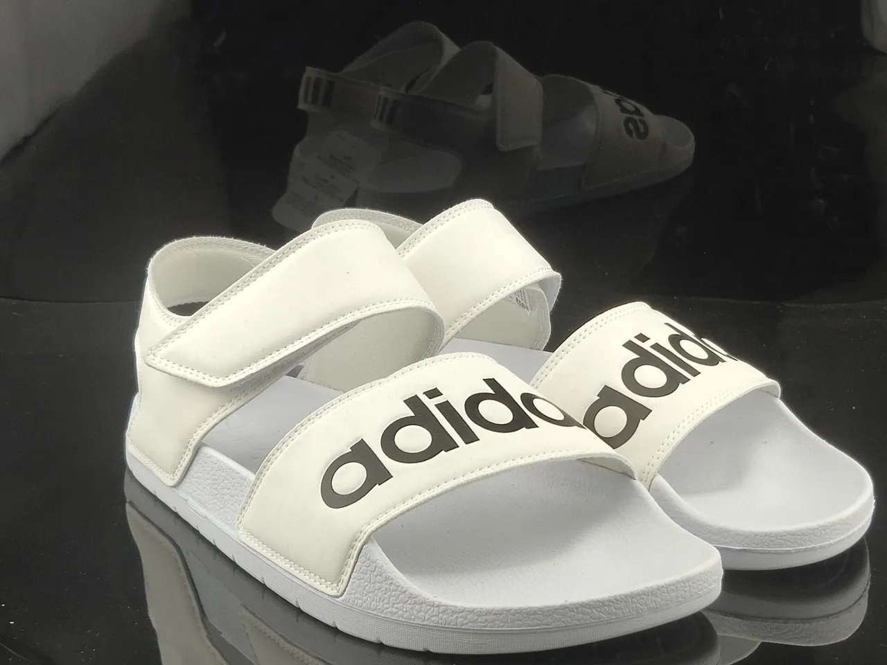Adidas Yeezy Slide 白色休闲凉鞋 4