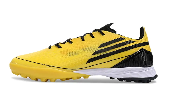Adidas हलুদ কালো লো-কাট সিন্থেটিক আপার টেক্সচার্ড রিবড নিট টার্ফ ফুটবল জুতা 7