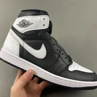 Zapatillas de baloncesto Air Jordan 1 de piel en blanco y negro
