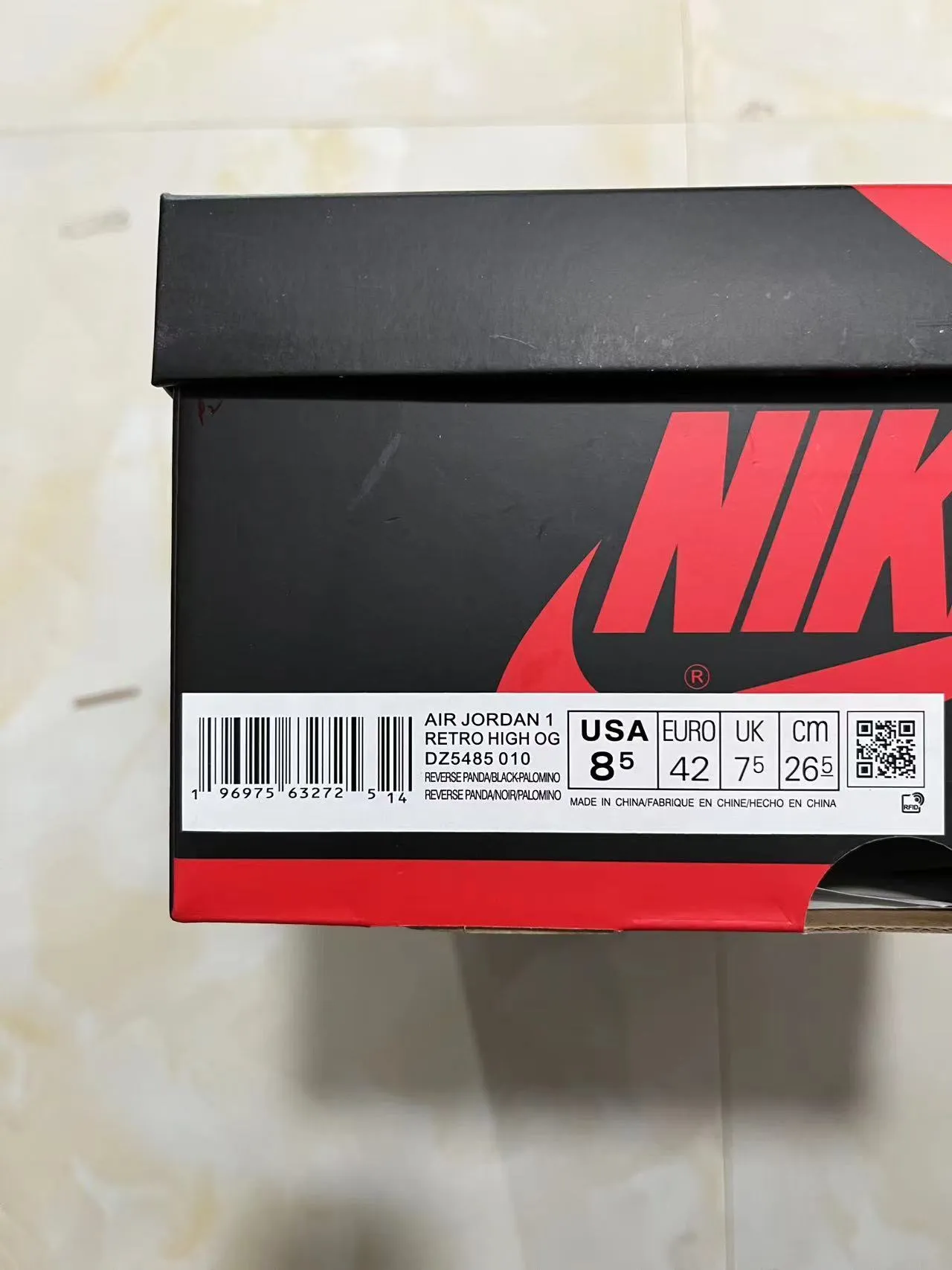 Air Jordan 1 أحذية كرة السلة من الجلد الأسود والأبيض عالية الارتفاع 11