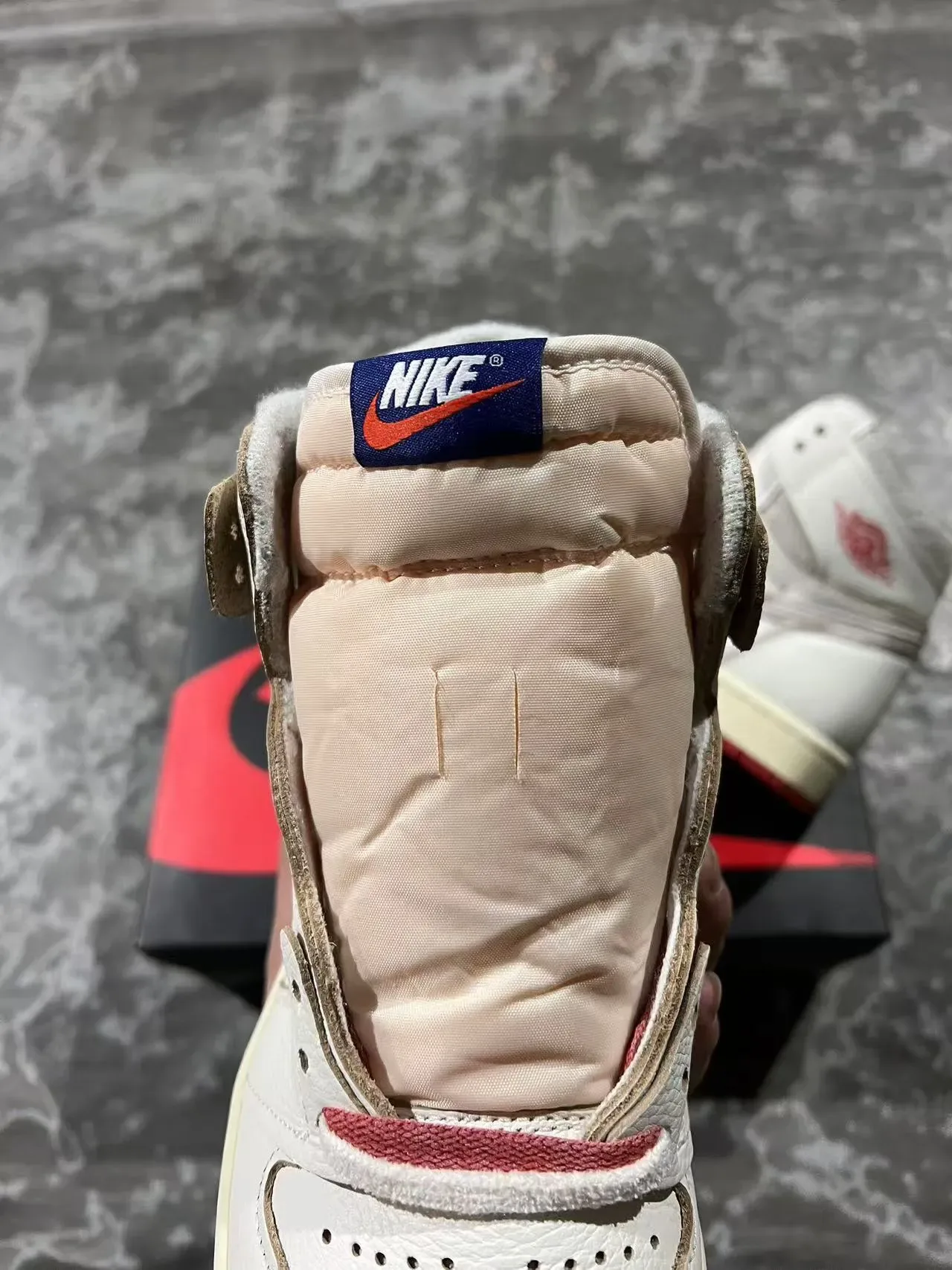 Air Jordan 1 High Off-White و أحمر أحذية كرة السلة جلدية 4
