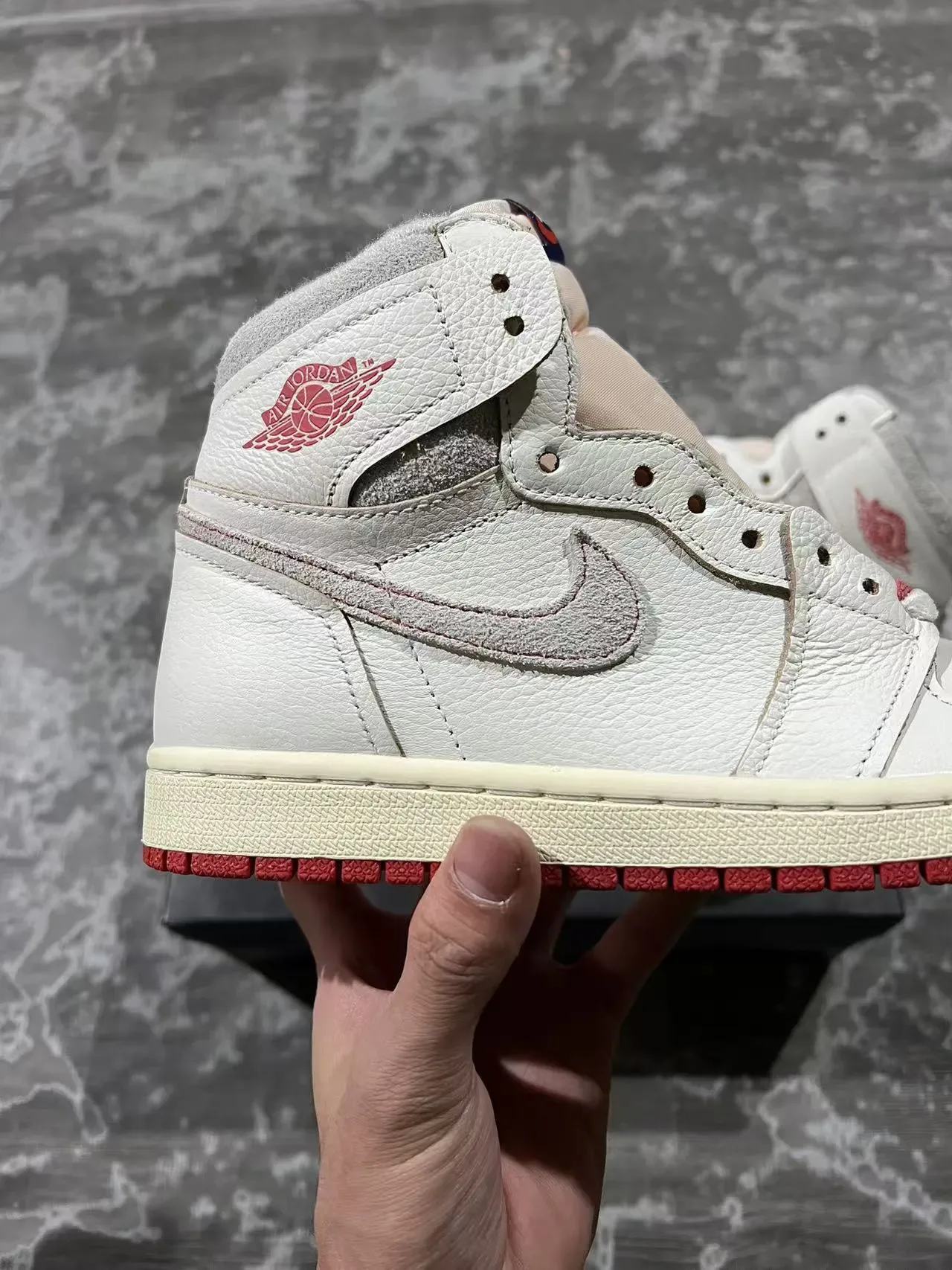Air Jordan 1 High Off-White و أحمر أحذية كرة السلة جلدية 7