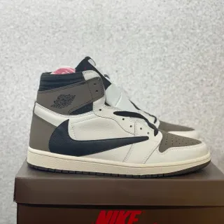 Tênis de basquete Air Jordan 1 High Off-White taupe e preto