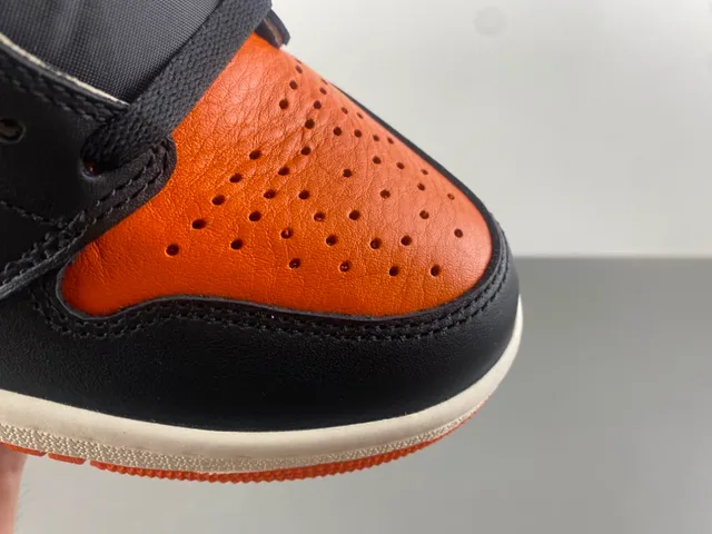 Tênis de basquete Air Jordan 1 High laranja preto branco 2