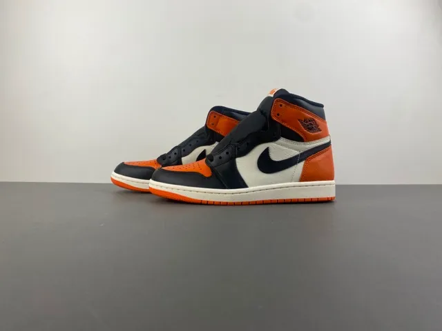 Tênis de basquete Air Jordan 1 High laranja preto branco 9