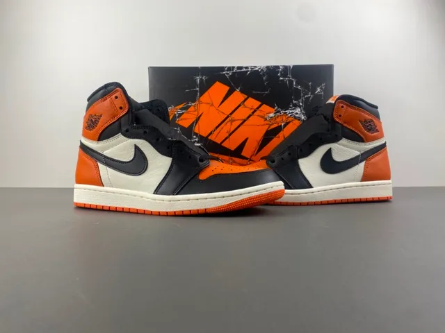 Tênis de basquete Air Jordan 1 High laranja preto branco 12