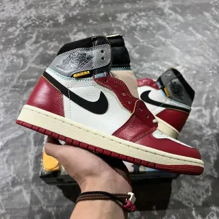Air Jordan 1 High 红白黑篮球鞋