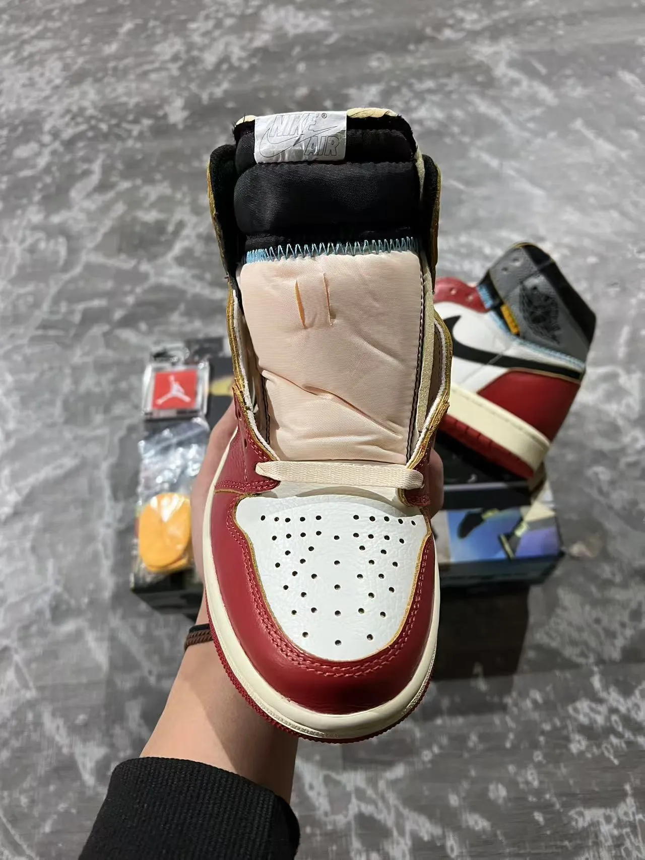 Chaussures de basketball Air Jordan 1 High rouge blanc noir 3
