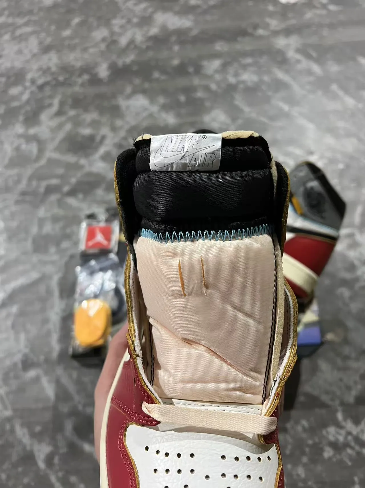Chaussures de basketball Air Jordan 1 High rouge blanc noir 7