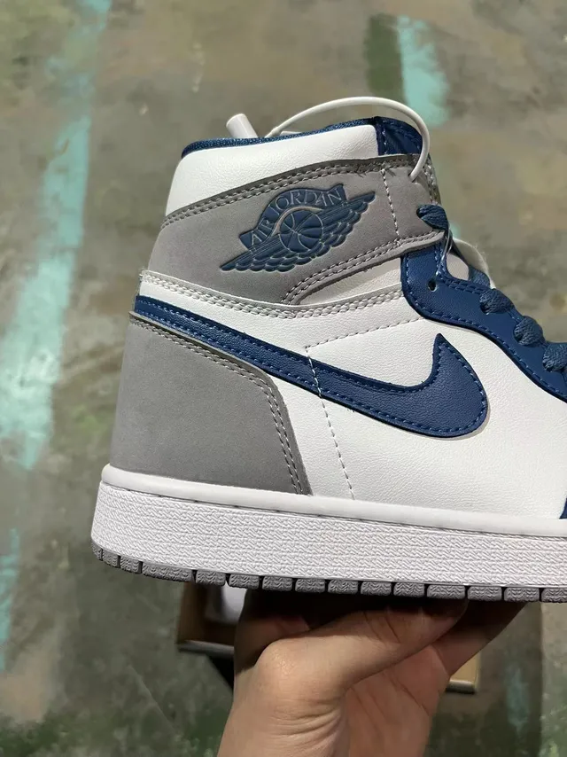 حذاء كرة السلة Air Jordan 1 High أبيض كحلي رمادي 6