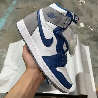 Tênis de basquete Air Jordan 1 High branco azul royal cinza