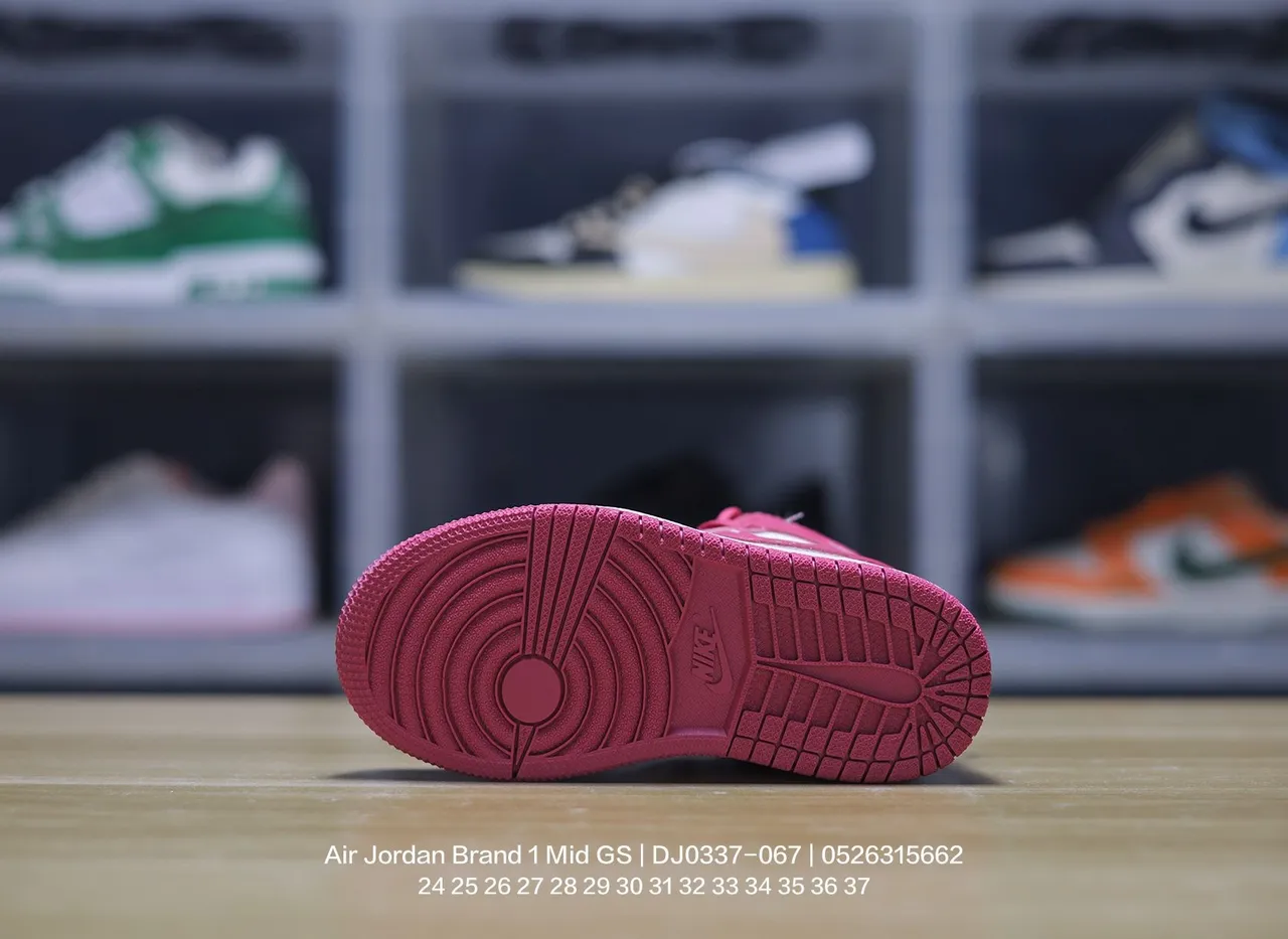 Air Jordan 1 Mid GS गुलाबी सफेद बास्केटबॉल जूते 19