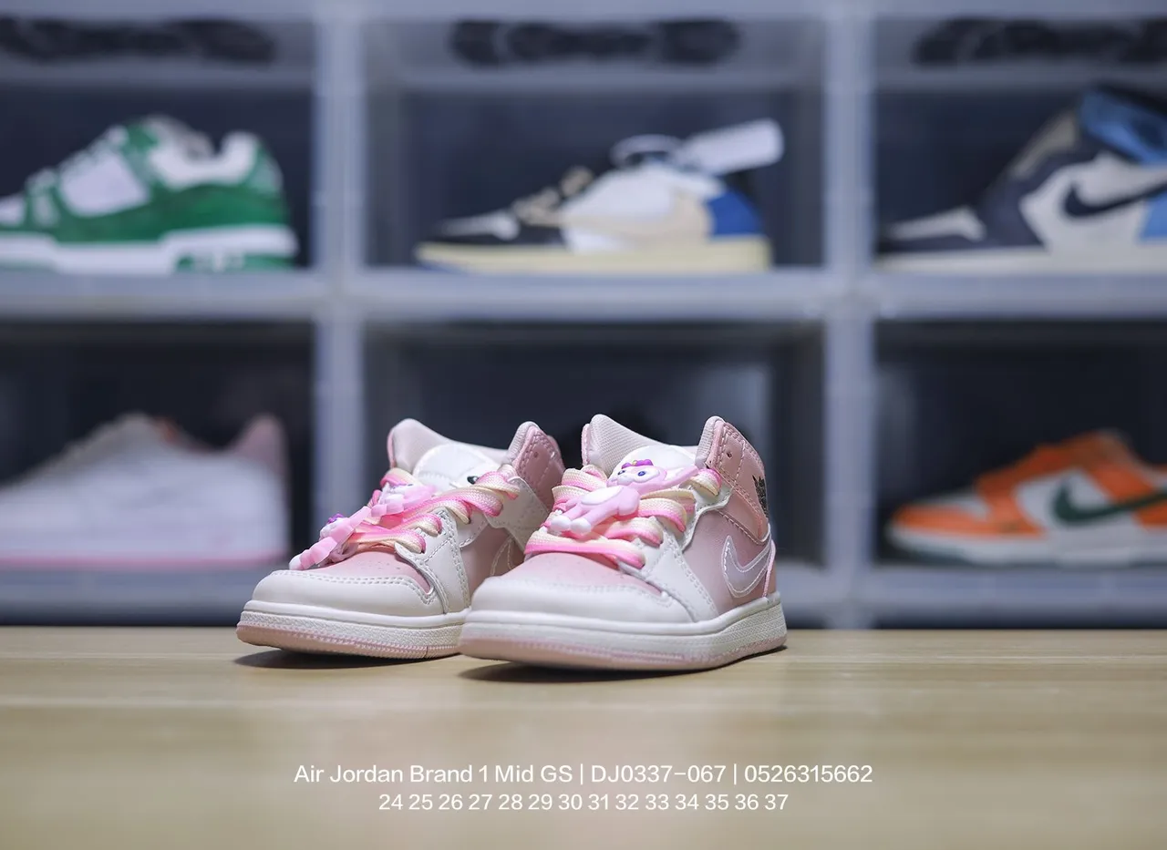 Air Jordan 1 Mid GS गुलाबी सफेद बास्केटबॉल जूते 24
