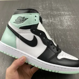 Tênis de basquete Air Jordan 1 verde menta preto e branco