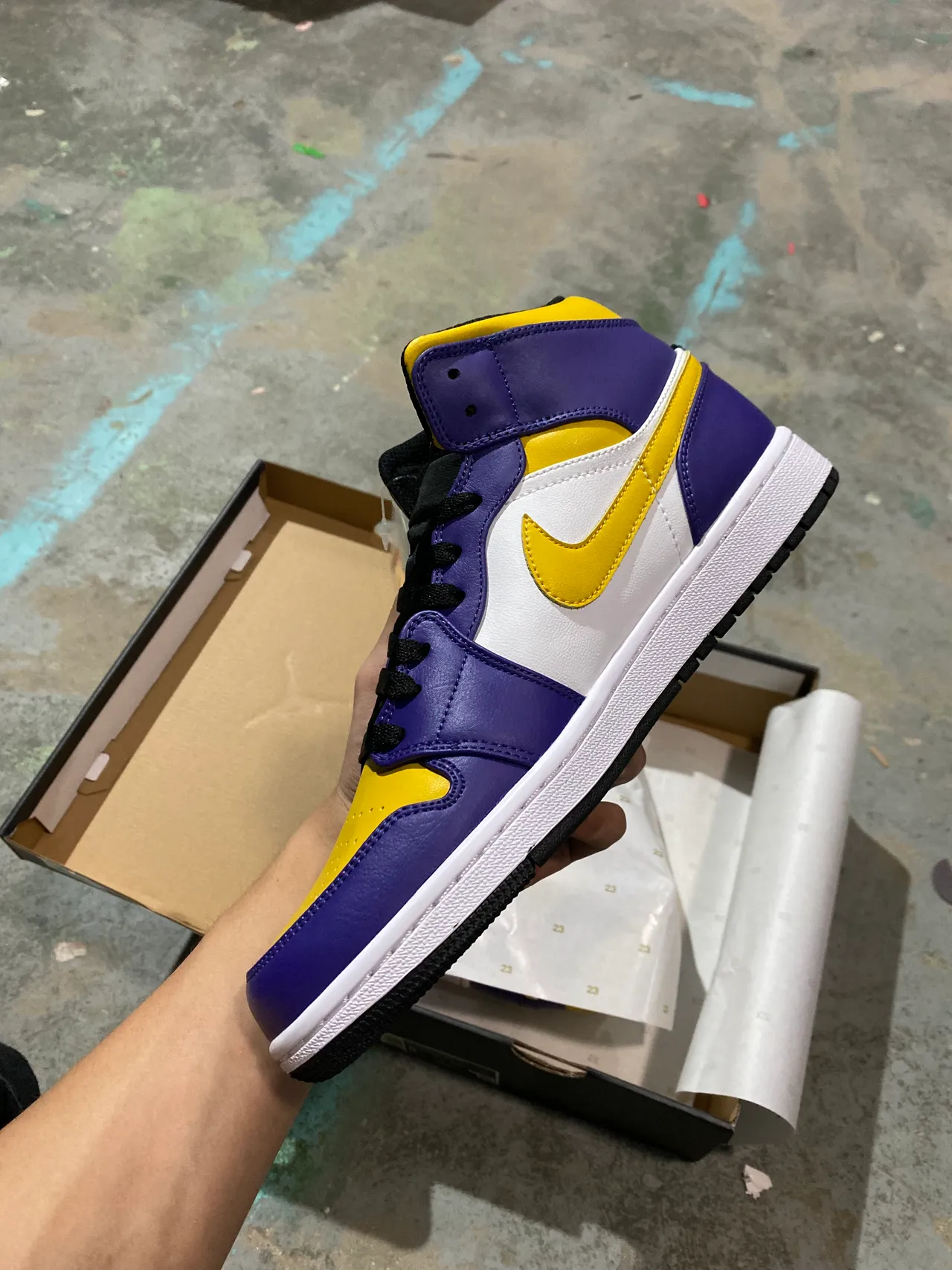 Air Jordan 1 Zapatillas de baloncesto moradas, amarillas y blancas 4