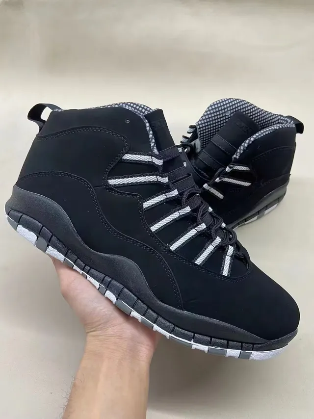 Tênis de basquete Air Jordan 10 em camurça bege e off-white 12