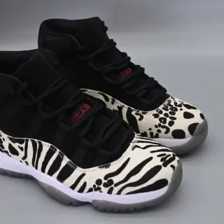 Air Jordan 11 动物印花 黑白 篮球鞋
