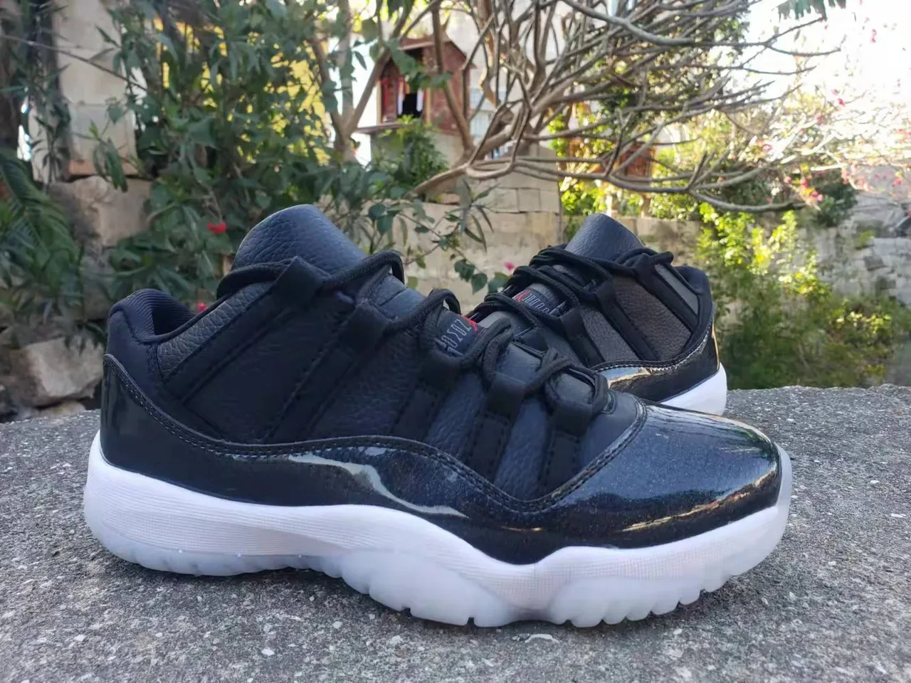 Air Jordan 11 Black Patent Leather Basketball Shoes 2
