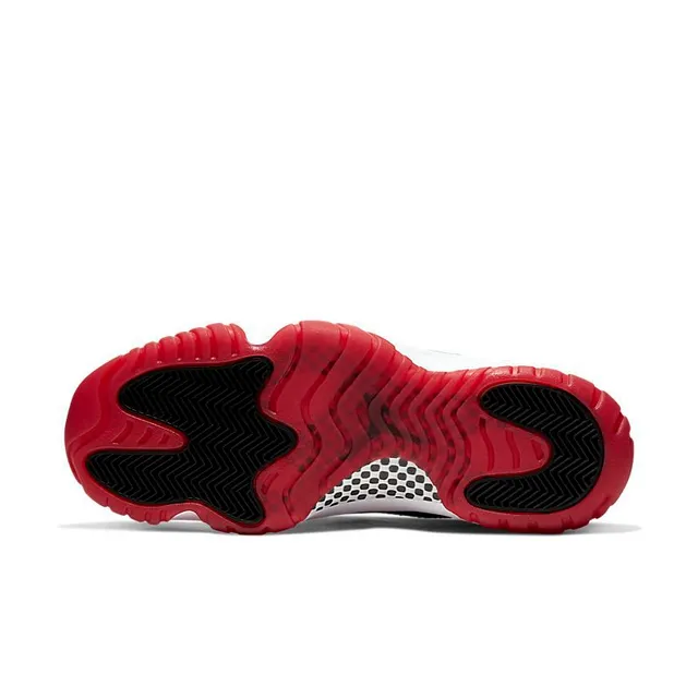 حذاء كرة السلة Air Jordan 11 أسود وأحمر 6