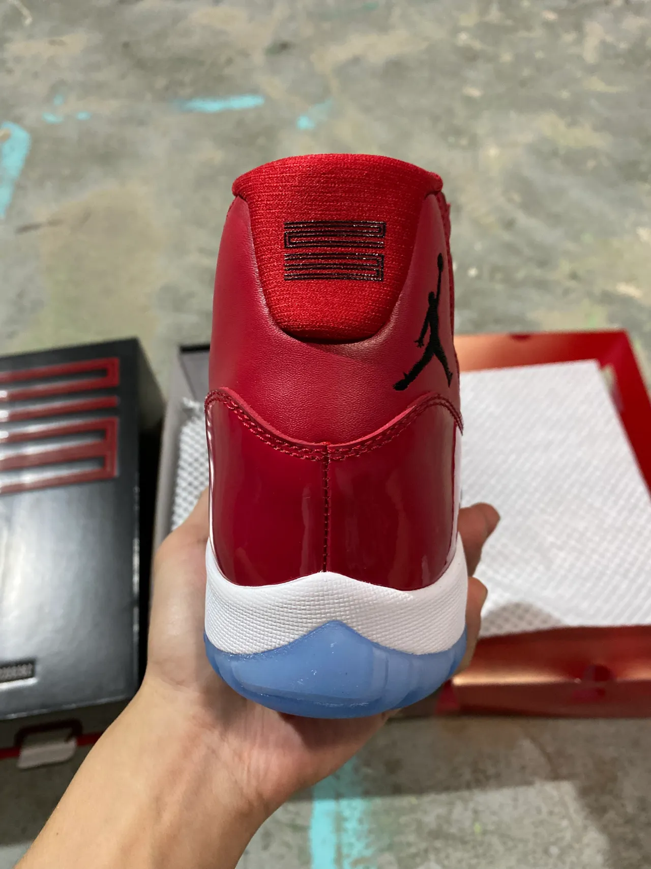 Air Jordan 11 Gym Red 漆皮篮球鞋 5