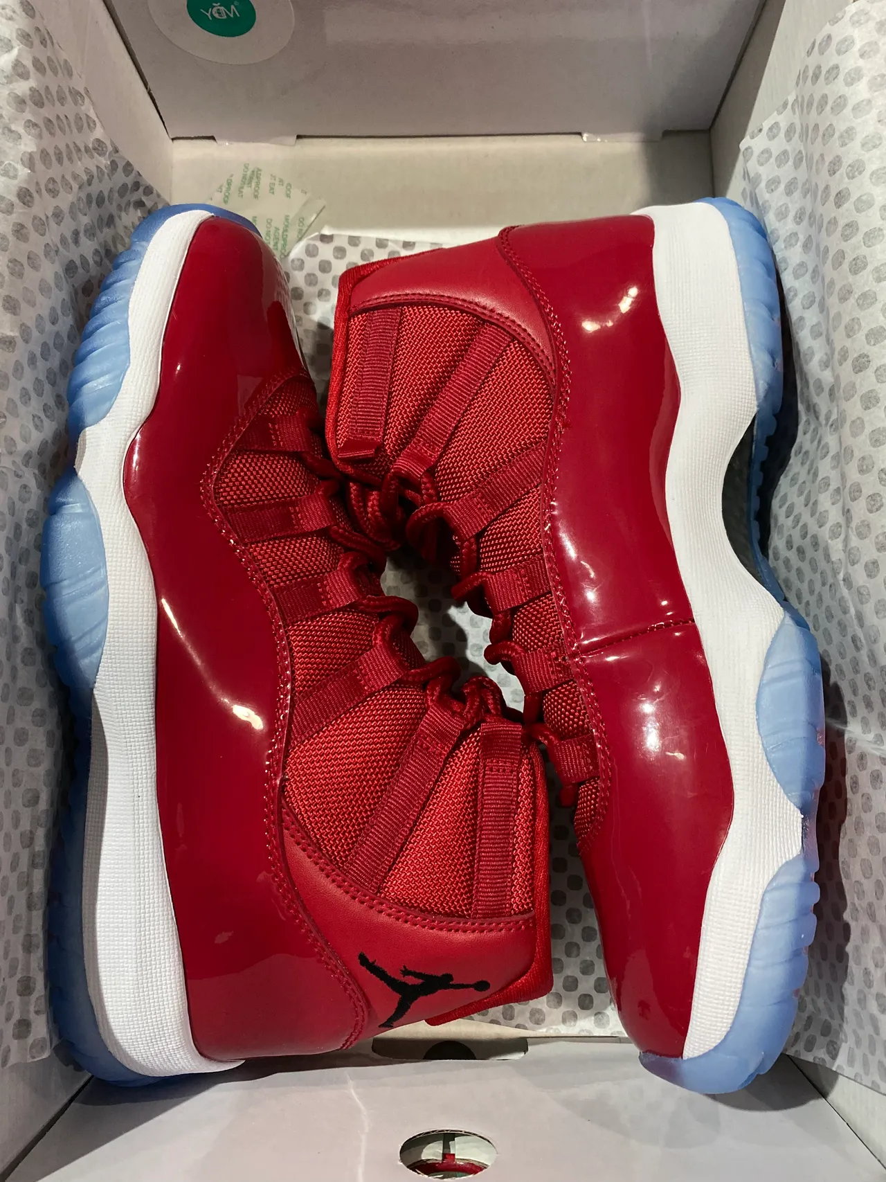 Air Jordan 11 Gym Red 漆皮篮球鞋 6