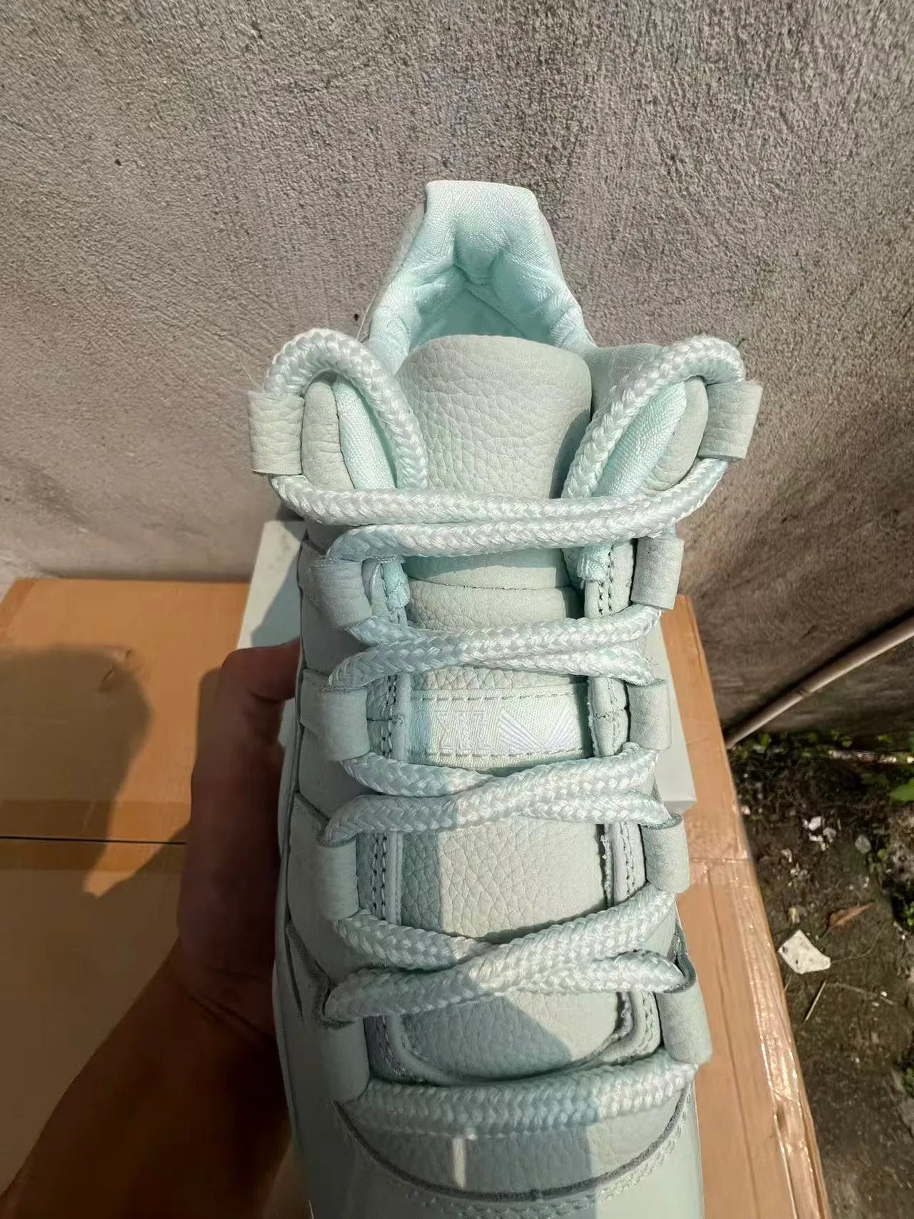 حذاء كرة السلة Air Jordan 11 أبيض وأخضر نعناعي 4