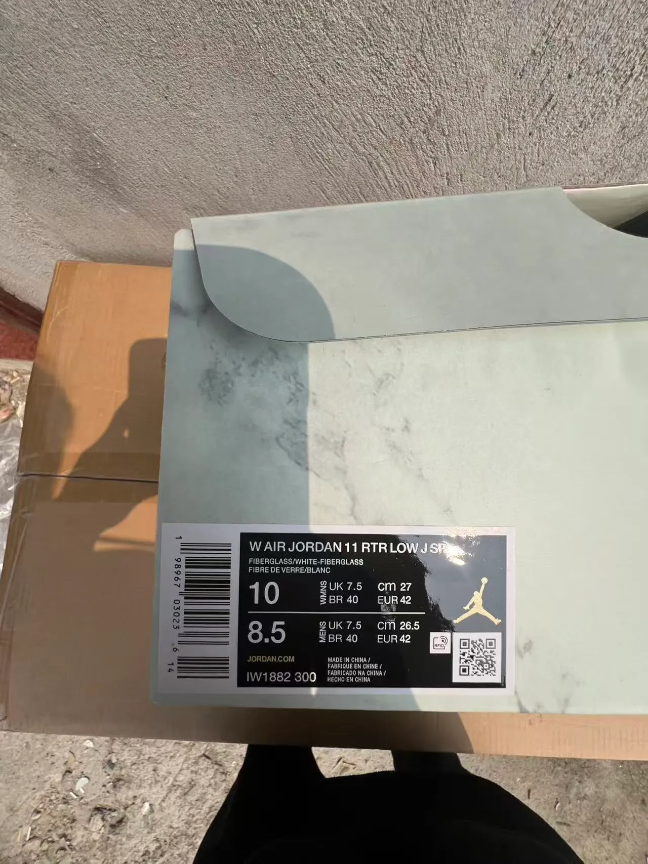 حذاء كرة السلة Air Jordan 11 أبيض وأخضر نعناعي 10
