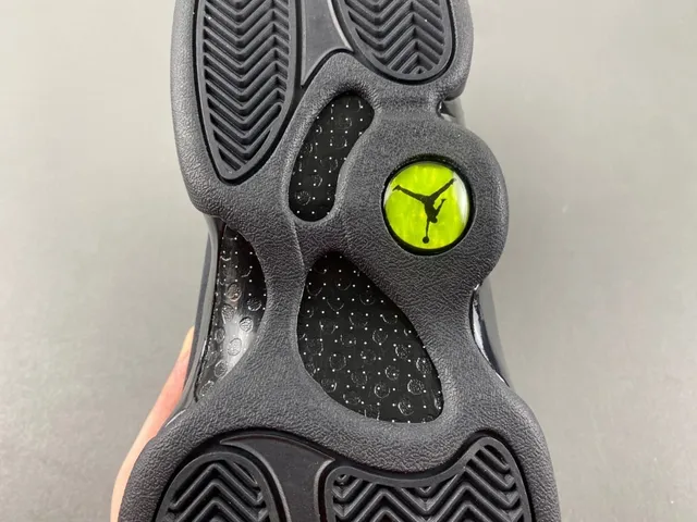 Zapatillas de baloncesto Air Jordan 13 Jumpman negro y verde 7