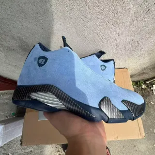 Air Jordan 14 UNC Tênis de Basquete Azul Claro de Suede Fibra de Carbono