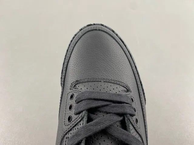 Zapatillas de baloncesto Air Jordan 3 con degradado negro y naranja 4