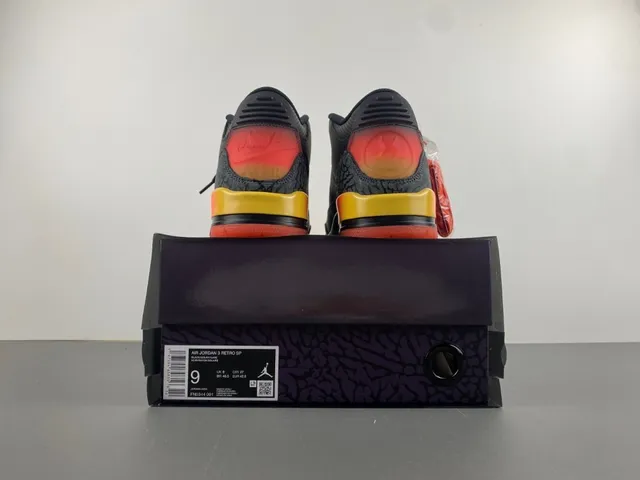 Zapatillas de baloncesto Air Jordan 3 con degradado negro y naranja 17