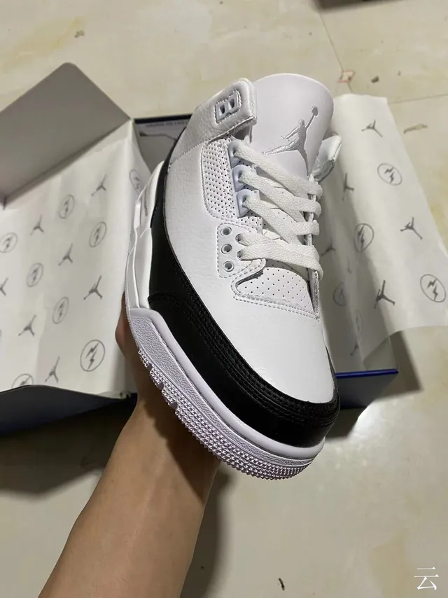 Air Jordan 3 Fragment Design tênis de basquete branco e preto 2