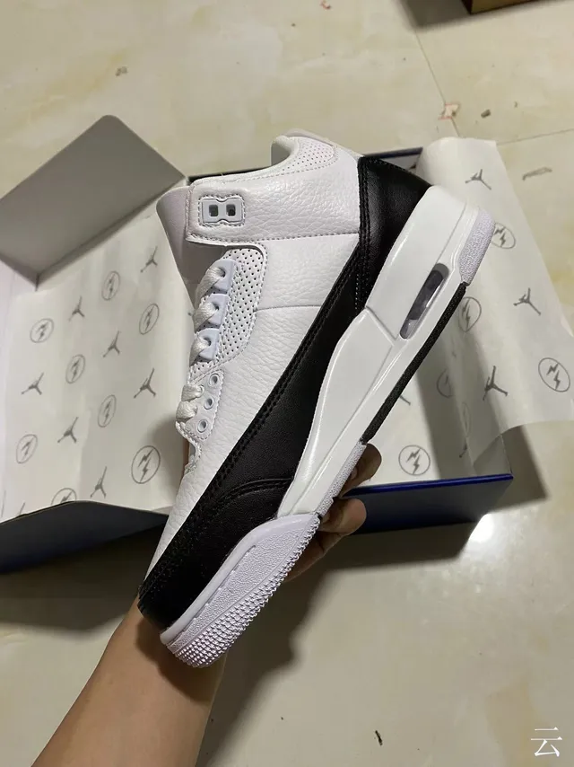 Air Jordan 3 Fragment Design tênis de basquete branco e preto 4