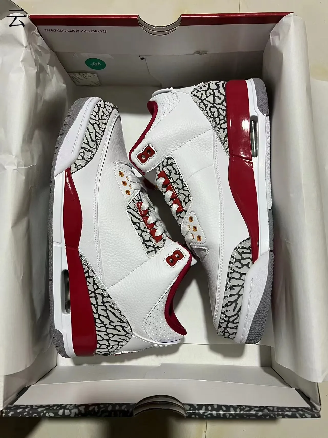 Air Jordan 3 Tênis de Basquete Branco e Vermelho com Estampa de Elefante 2