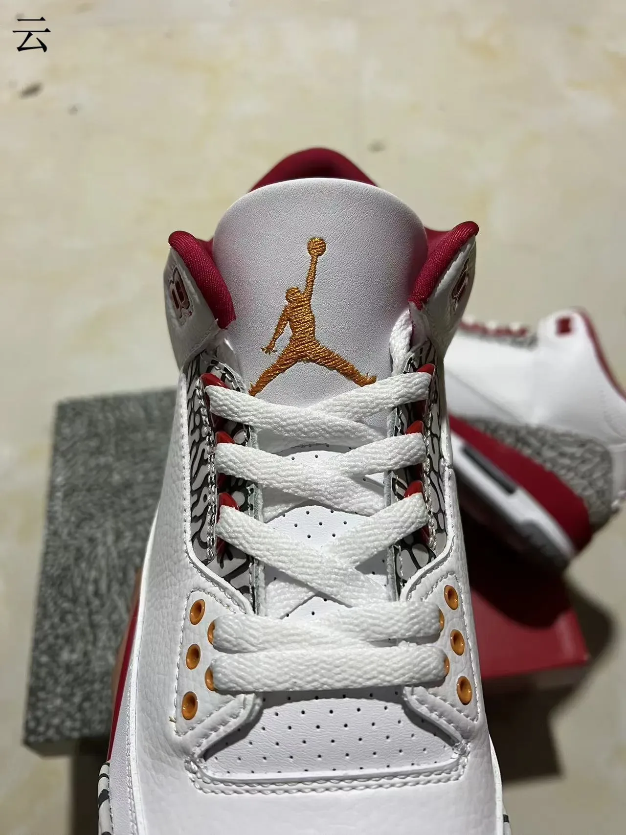 Air Jordan 3 Tênis de Basquete Branco e Vermelho com Estampa de Elefante 5