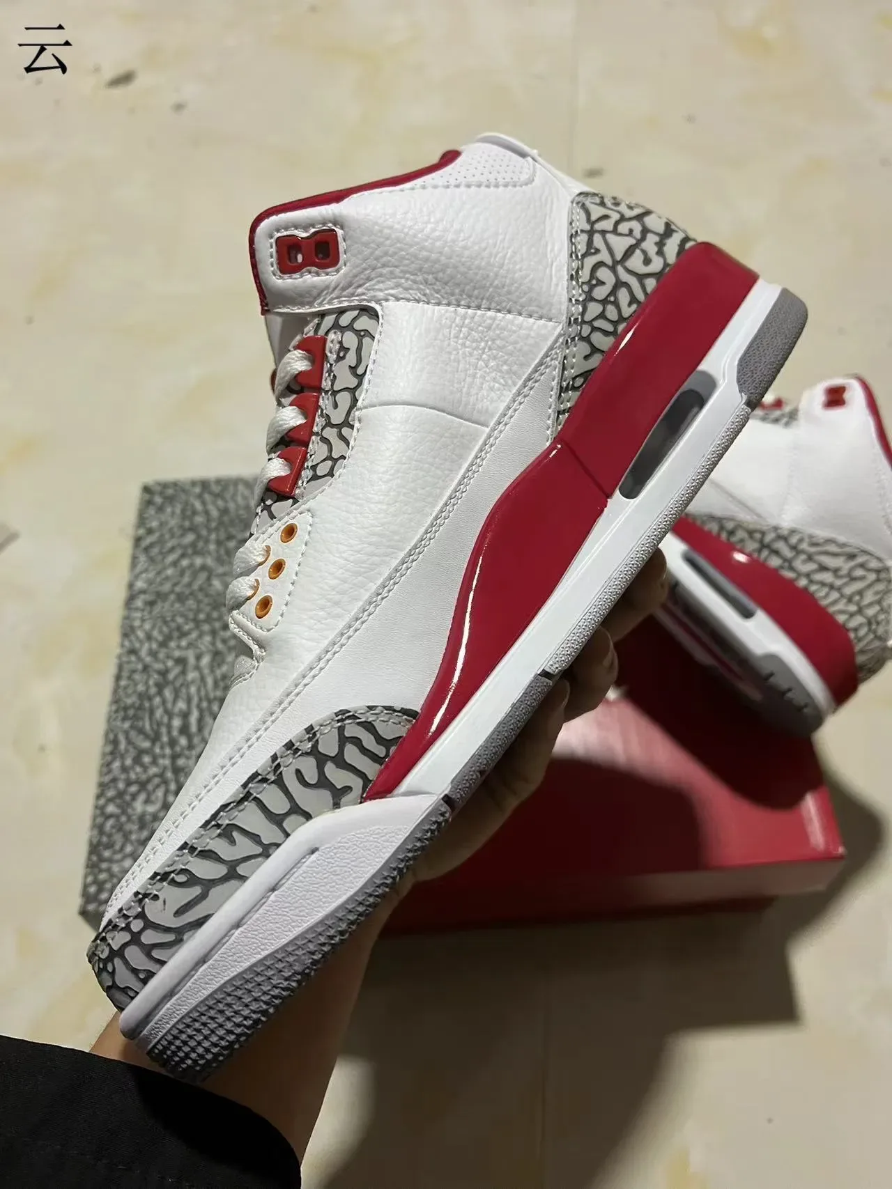 Air Jordan 3 Tênis de Basquete Branco e Vermelho com Estampa de Elefante 7