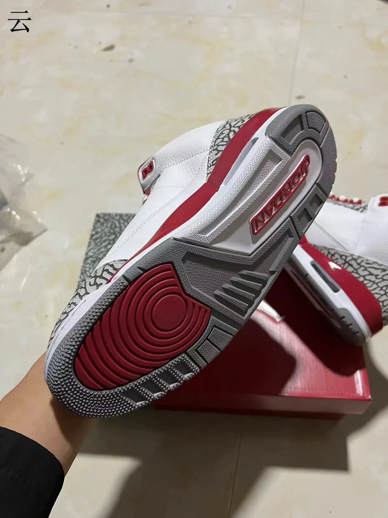 Air Jordan 3 Tênis de Basquete Branco e Vermelho com Estampa de Elefante 8