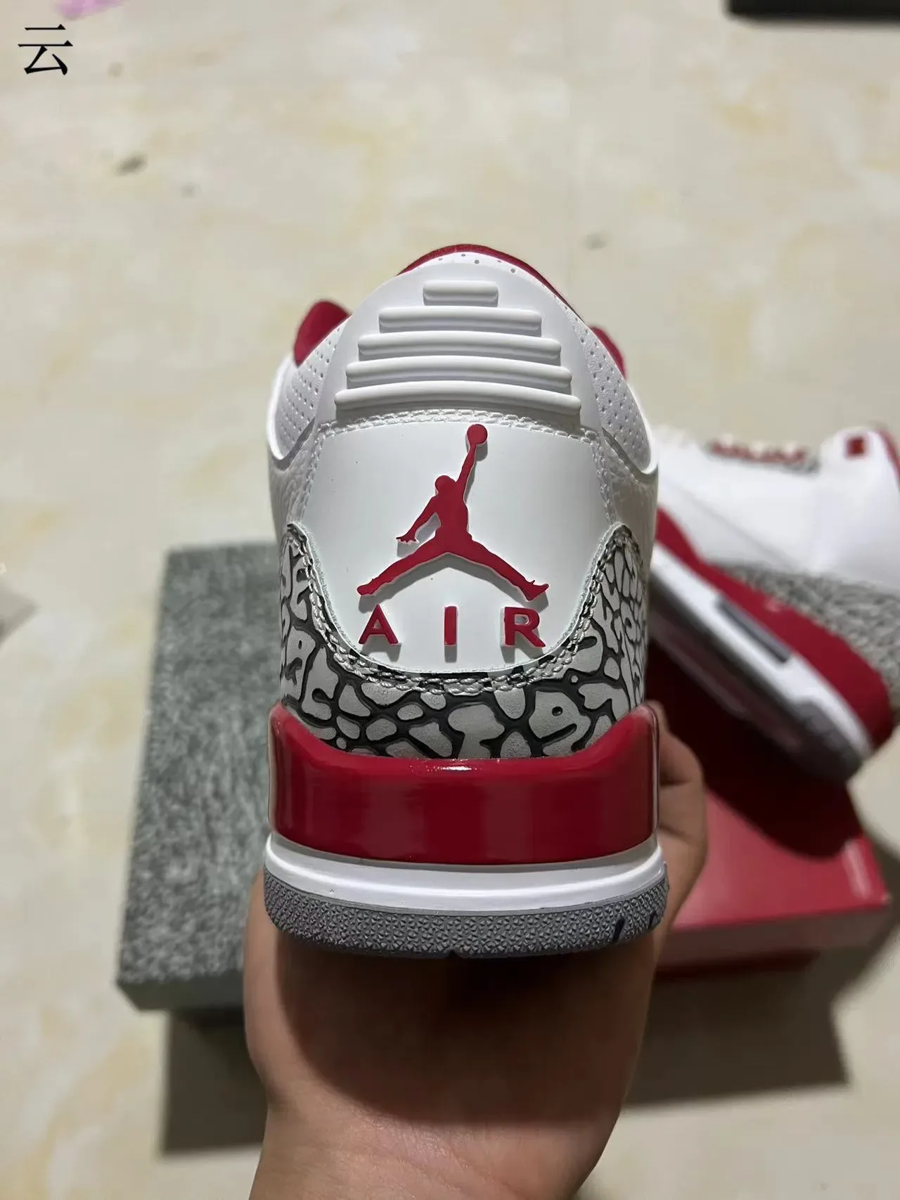 Air Jordan 3 Tênis de Basquete Branco e Vermelho com Estampa de Elefante 10
