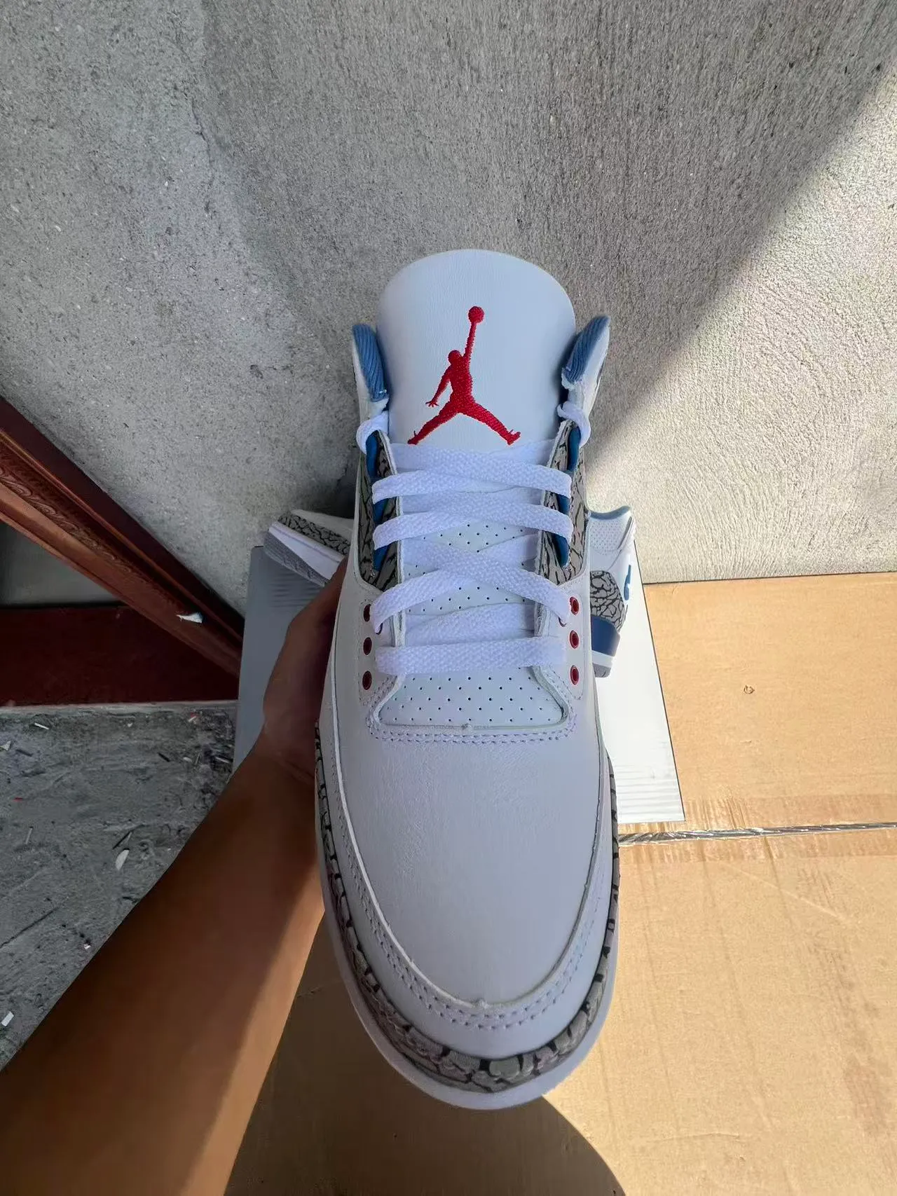 Air Jordan 3 白色皇家蓝爆裂纹篮球鞋 6