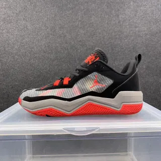 Air Jordan 37 কালো লাল হাই-টপ মেশ-কেজ আপার বাস্কেটবল জুতো