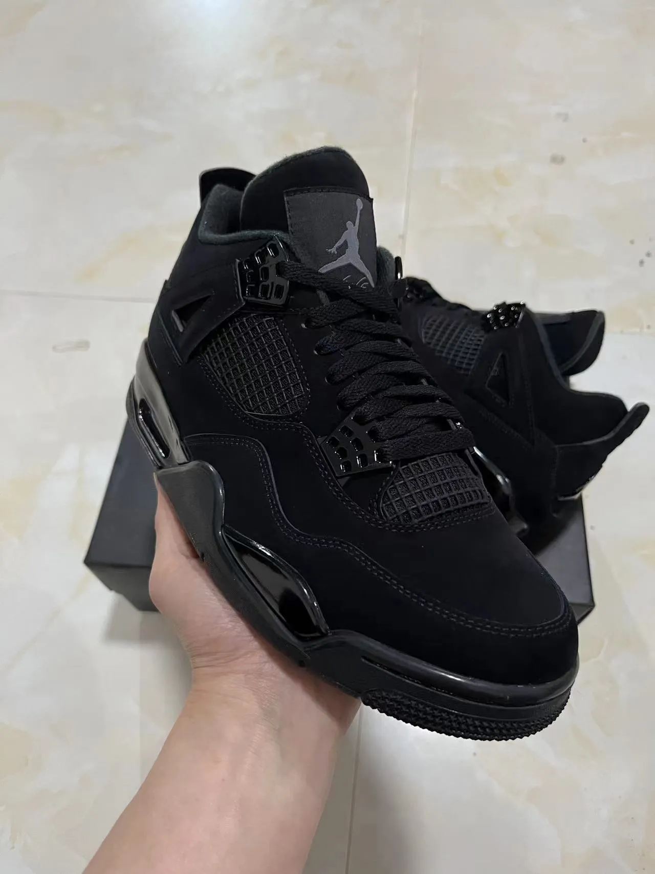 Air Jordan 4 黑色单色篮球鞋 2
