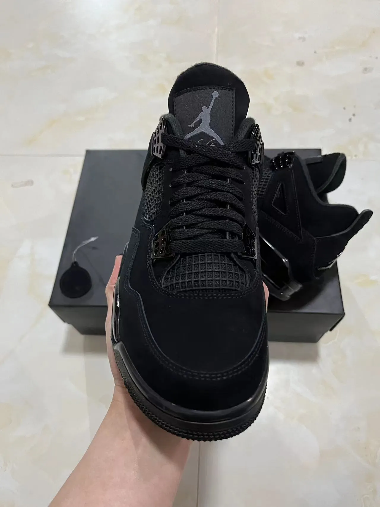 Air Jordan 4 黑色单色篮球鞋 3