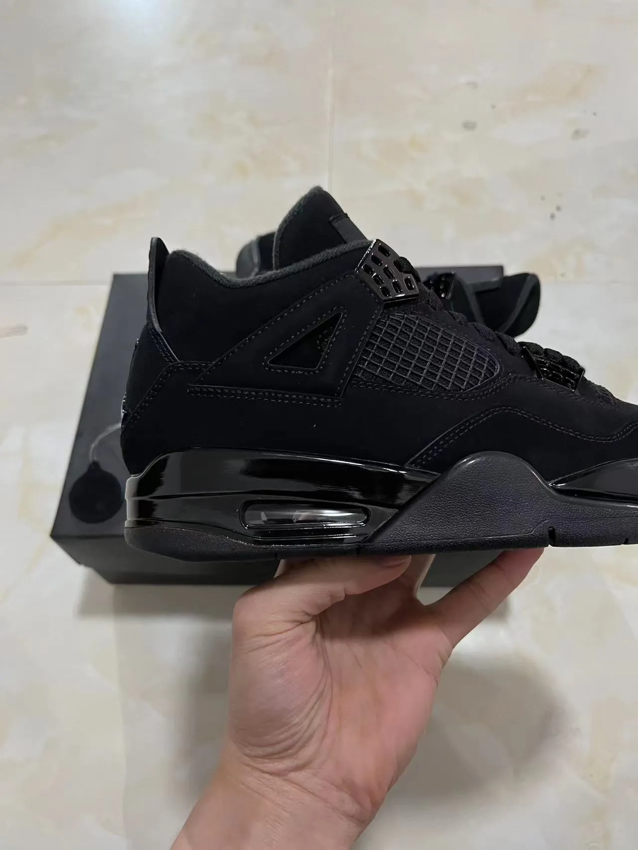 Air Jordan 4 黑色单色篮球鞋 6